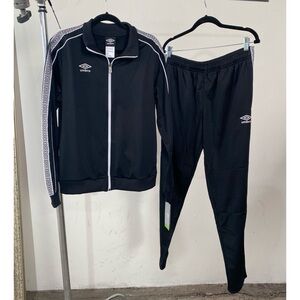 Umbro men's black and white geometric trim full tracksuit size medium